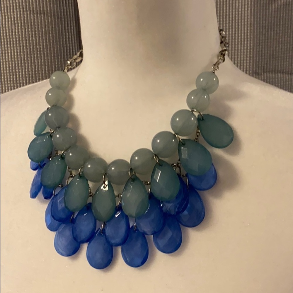 Beaded fashion necklace
